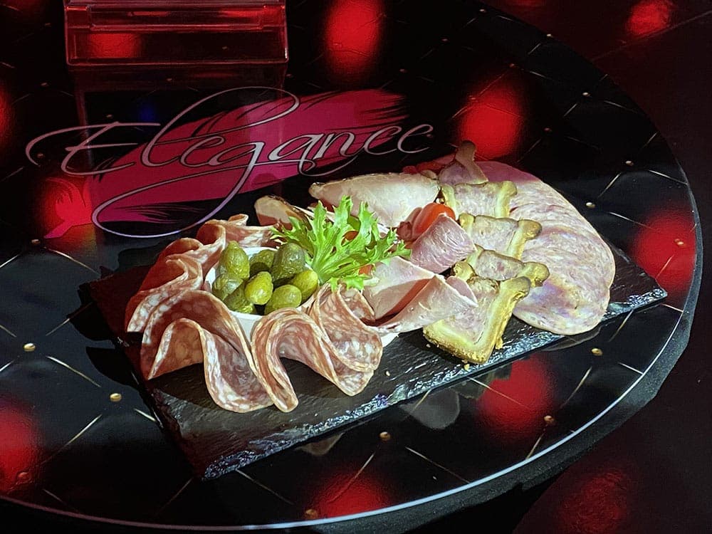 Cabaret autour de moi : découvrez l’élégance d’un dîner-spectacle inoubliable